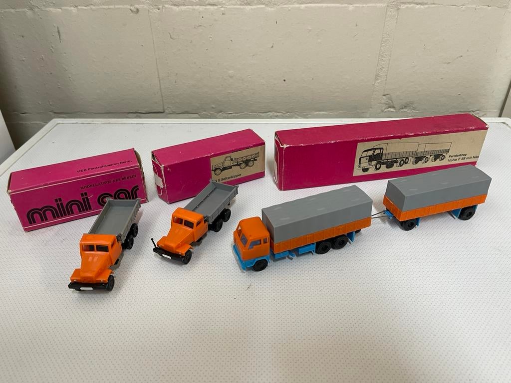 Lot 1/87 ho miniatuur vrachtwagens met doosje, Ophalen of Verzenden, Zo goed als nieuw