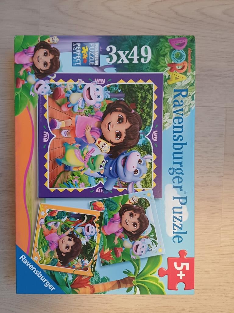 Puzzel Dora 3x49st, Kinderen en Baby's, Speelgoed | Kinderpuzzels, Ophalen of Verzenden