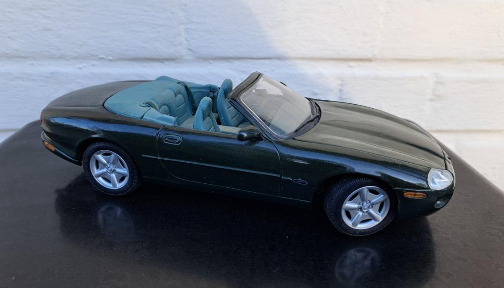 Modèle de voiture Jaguar XK8 Maisto 1:18 vert mousse, Enlèvement ou Envoi, Comme neuf, Voiture, Maisto