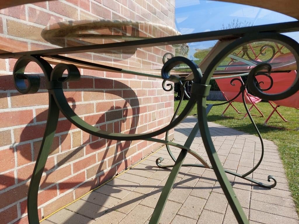 Table ovale avec pied fer forgé., Enlèvement