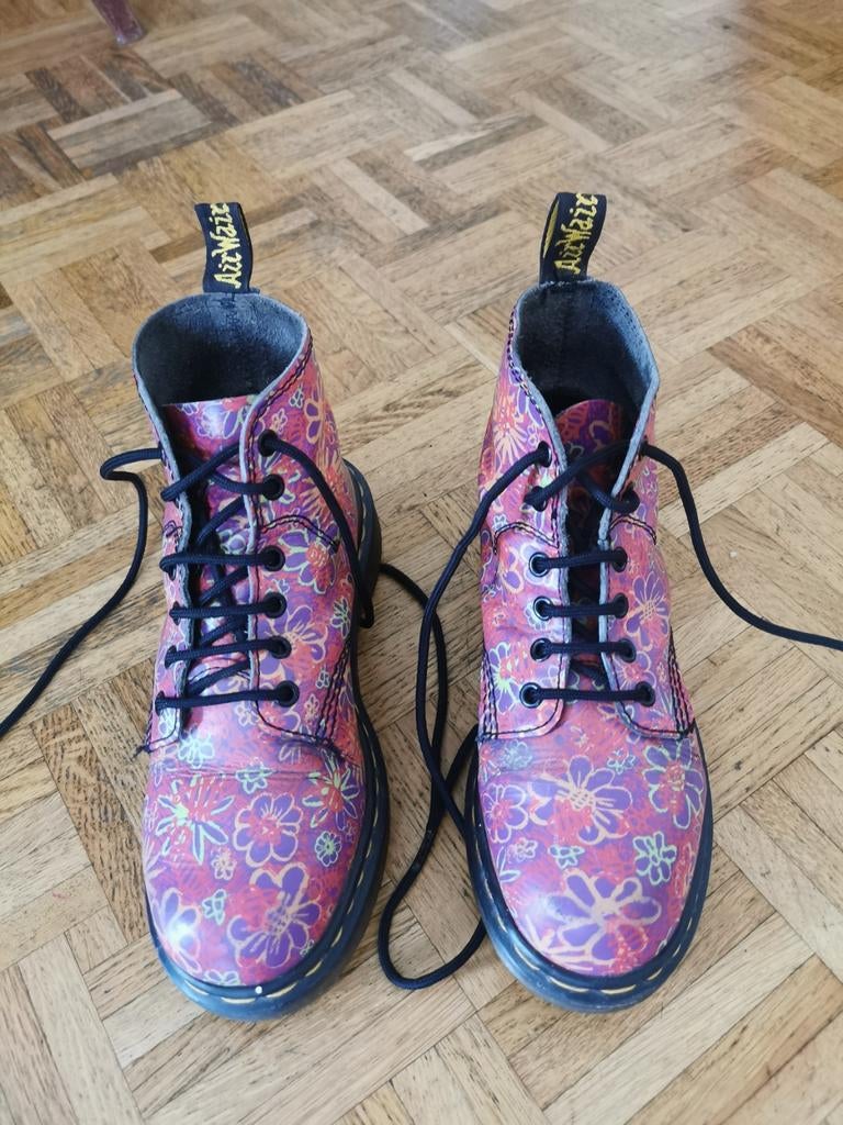Dr martens floral, Ophalen of Verzenden, Gedragen