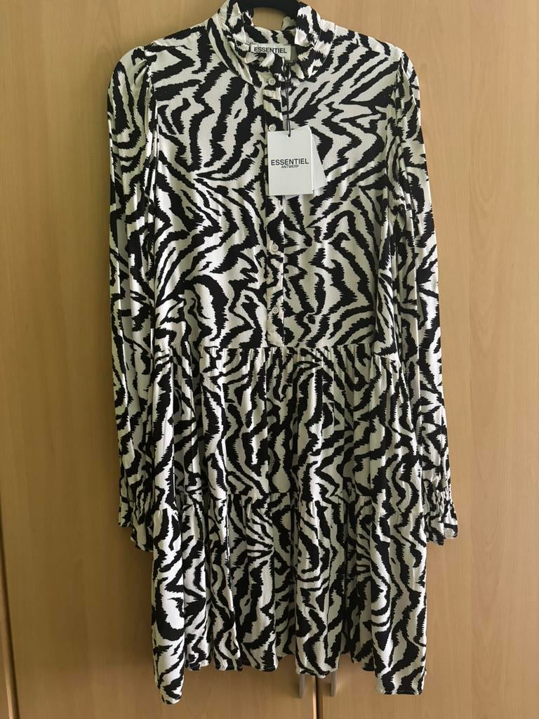 Mt 38 Essentiel Antwerp dameskleedje, Essentiel antwerp, Enlèvement ou Envoi, Comme neuf, Taille 38/40 (M)