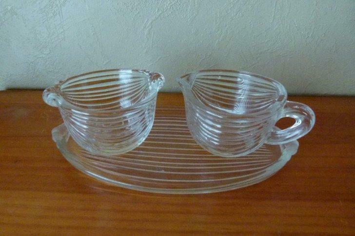 zeer fijn glazen melk en suikerpot setje, Neuf