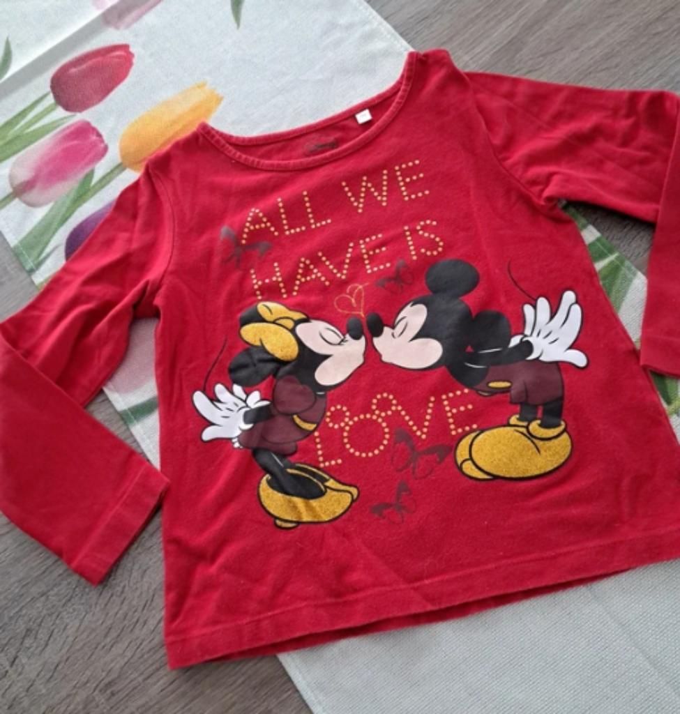 Disney C&A rode longsleeve 110, Enfants & Bébés, Vêtements enfant | Taille 110, C&A, Enlèvement ou Envoi, Chemise ou À manches longues