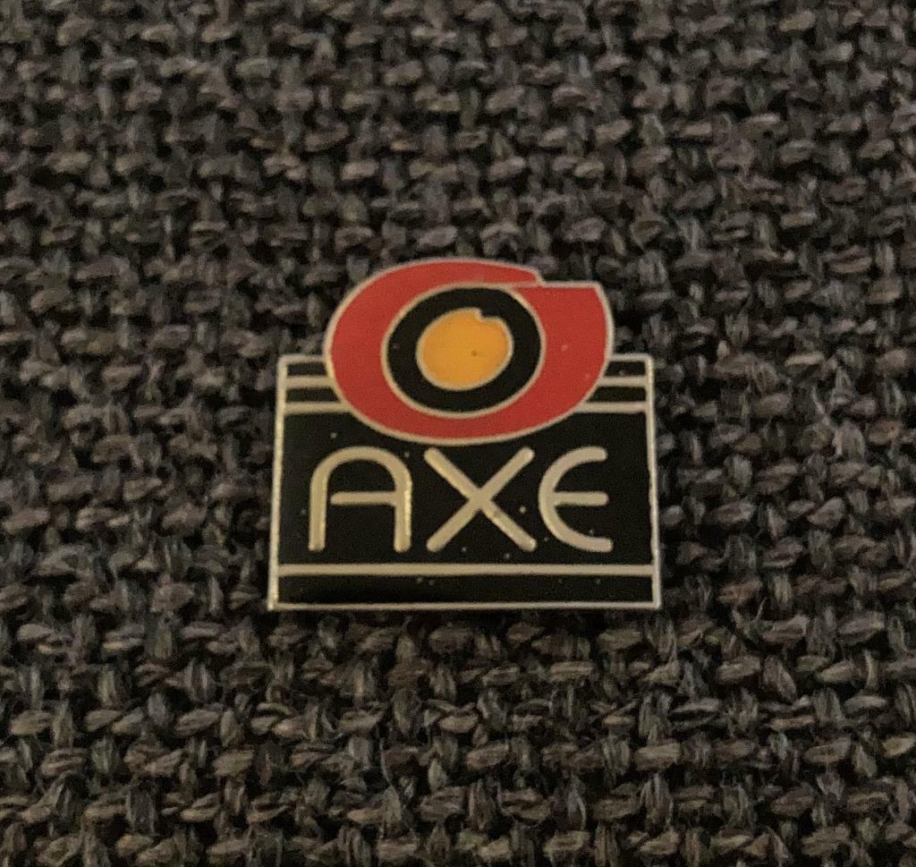 PIN - AXE - DEO - DEODORANT, Verzenden, Gebruikt, Merk, Speldje of Pin