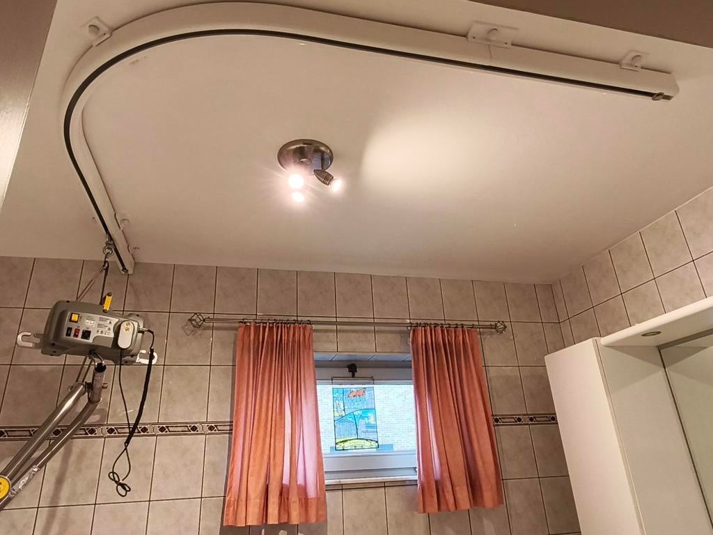 Plafond lift met toebehoren, Ophalen