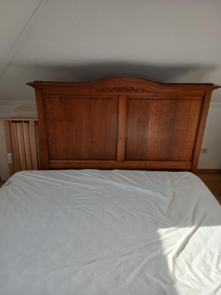 Heel oude slaapkamer bed nachtkastjes commode kleerkast, Ophalen