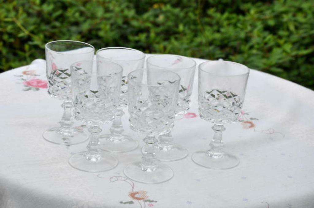 § 6 verres sur pied apero luminarc, Verre ou Verres, Enlèvement ou Envoi, Comme neuf, Verre