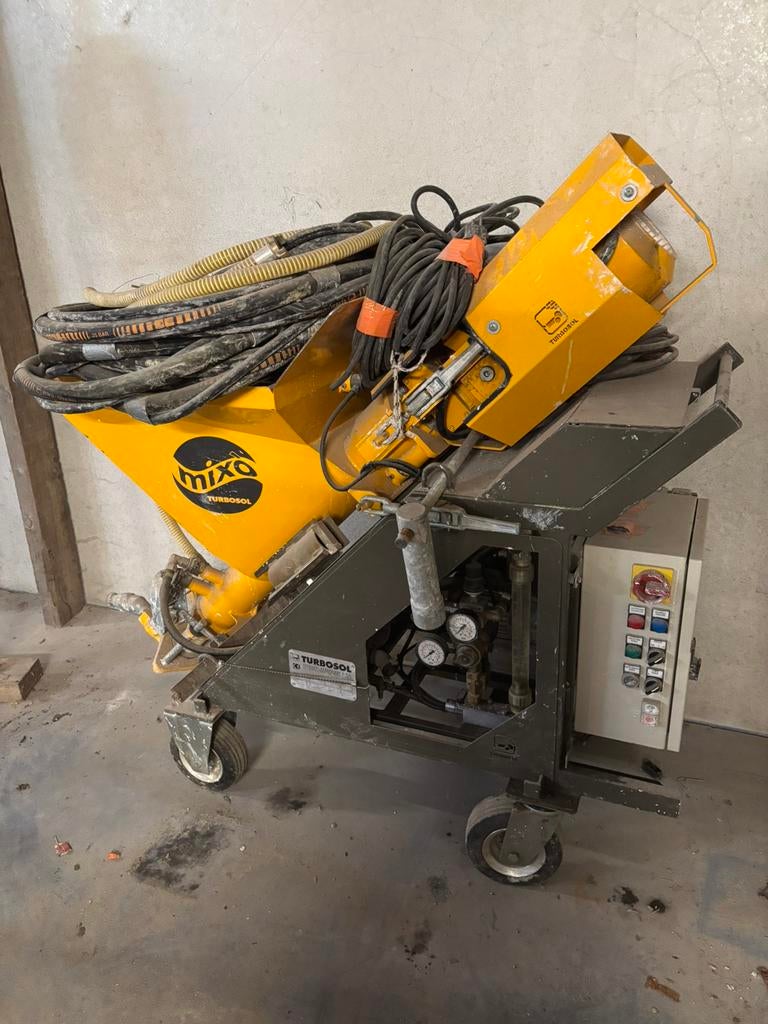 Spuitmachine gips Machine a projecter platre ou ciment, Enlèvement, Comme neuf