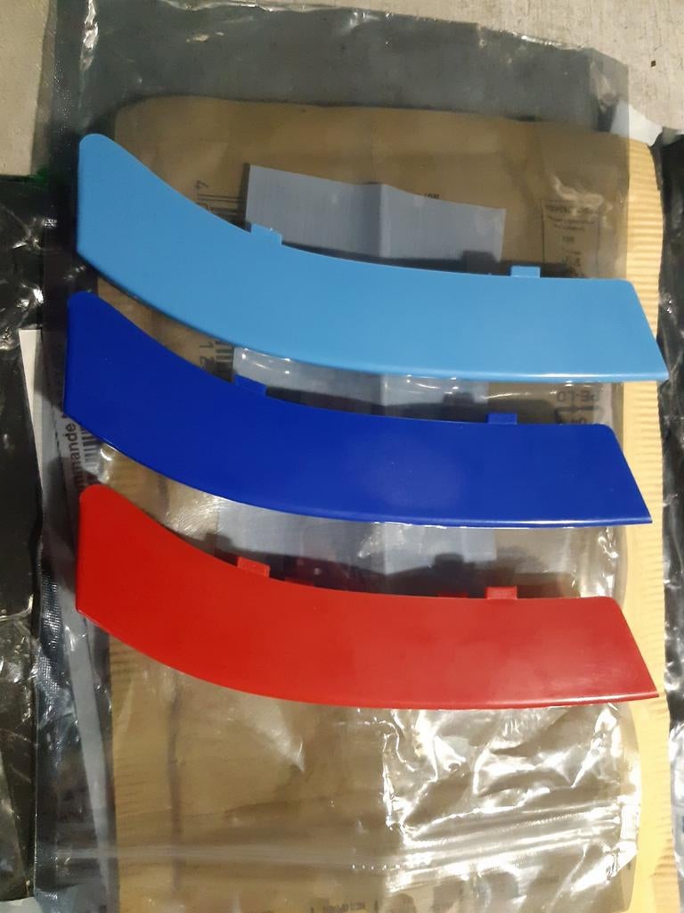 Bmw M stripes voor grill 3serie F30/31 NIEUW, Ophalen