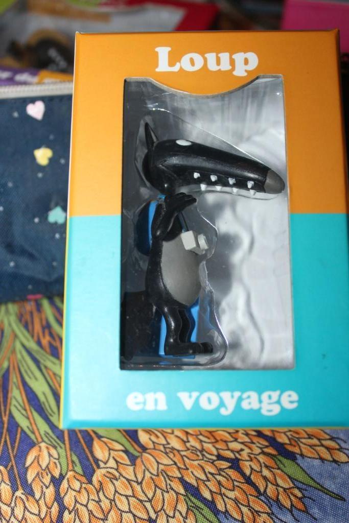 figurines loup - auzou- en voyage, Enlèvement ou Envoi, Utilisé