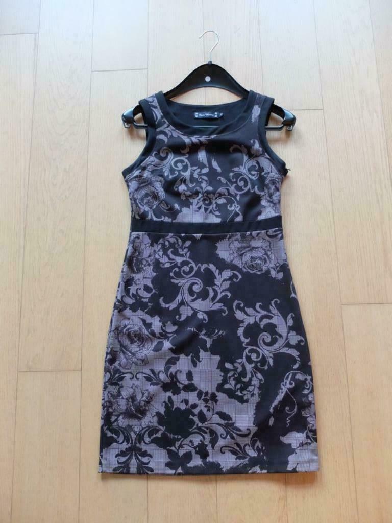 2x nauwsluitende jurk "Four Roses" en CKS Maat 36, Kleding | Dames, Jurken, Zo goed als nieuw, Maat 36 (S), Zwart, Boven de knie