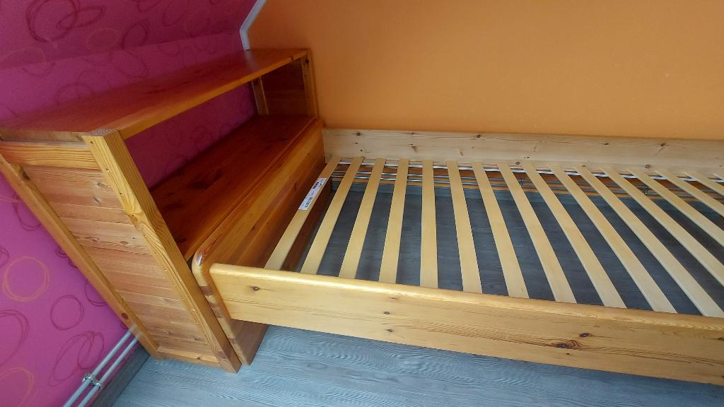 Chambre complète en pin massif, Enlèvement, Utilisé, Une personne
