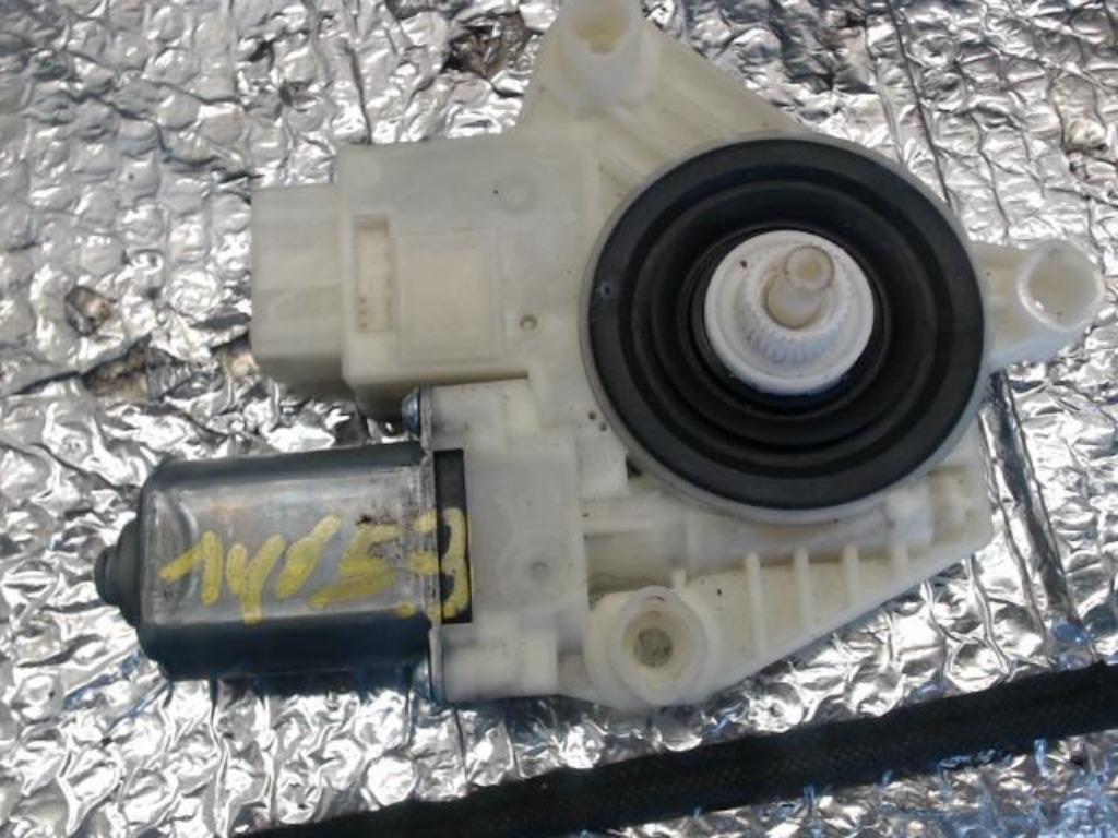 Moteur lève vitre avant droit Skoda Fabia 3 2014-2019, Enlèvement, Utilisé, Skoda