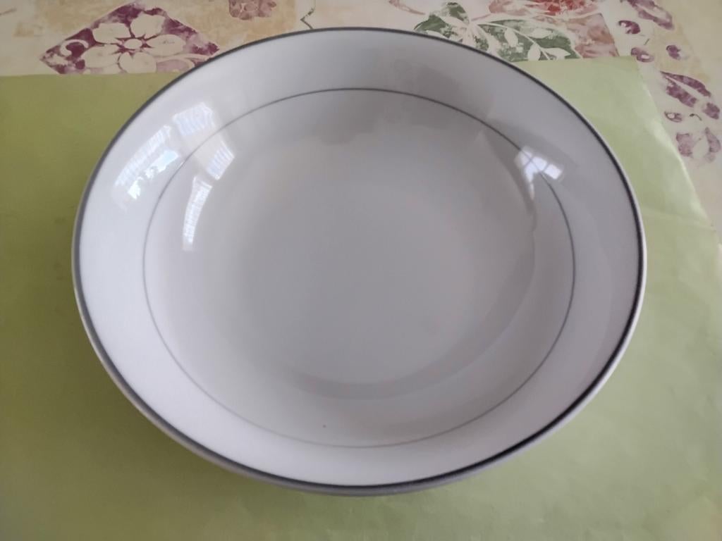 Mooie ovale schotel en ronde kom (Samen voor 3,50 euro), Antiek en Kunst, Ophalen
