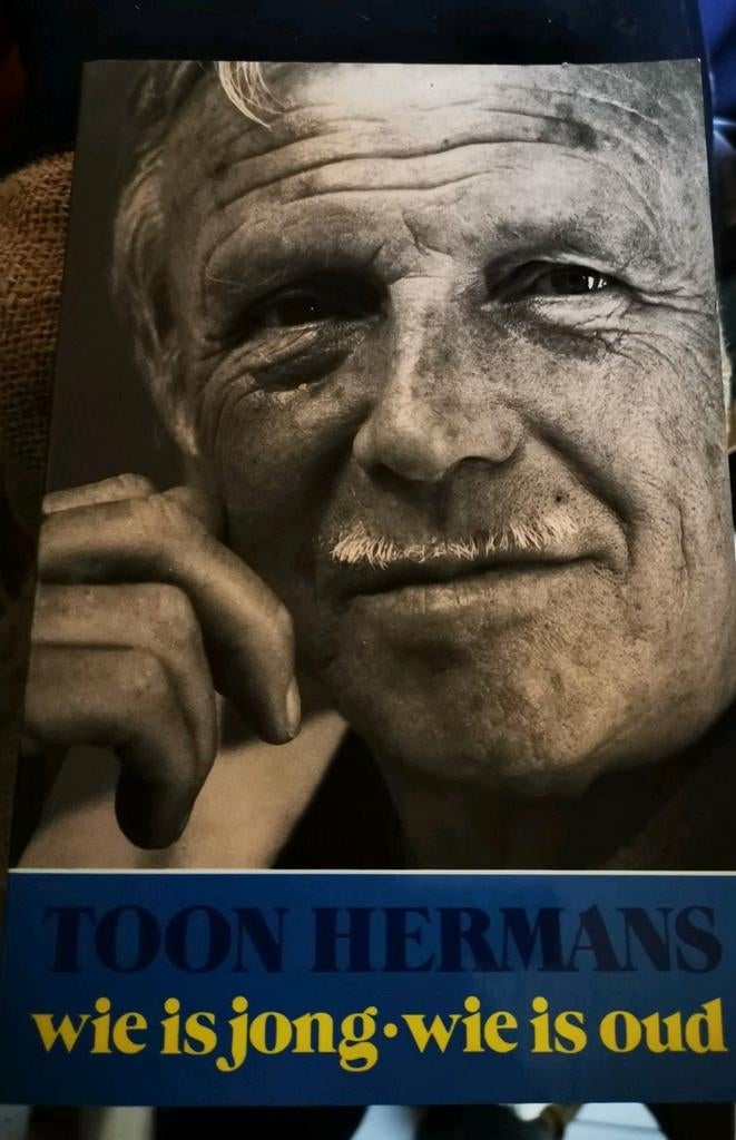 Toon Hermans - Wie is jong, wie is oud, Boeken, Ophalen of Verzenden, Zo goed als nieuw, Toon Hermans