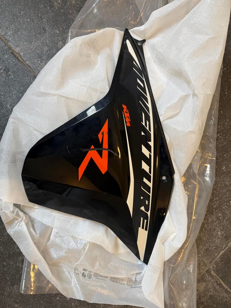 KTM Adventure 1190r zijkap, Motoren, Ophalen, Gebruikt