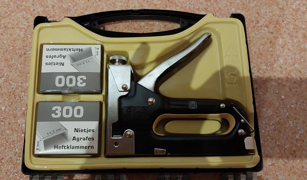 Agrafeuse, Bricolage & Construction, Outillage | Outillage à main, Enlèvement ou Envoi, Neuf