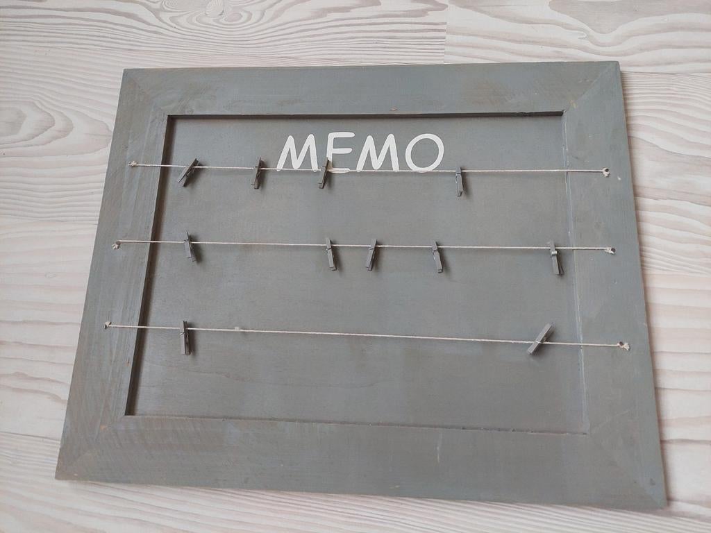 Memobord met kleine wasspeldjes, Ophalen, Zo goed als nieuw