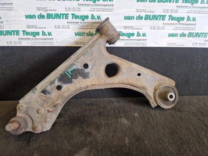 Draagarm links-voor van een Opel Corsa, Ophalen of Verzenden, 3 maanden garantie, Gebruikt, Opel