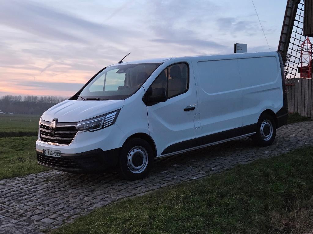 Renault trafic, Auto's, Bestelwagens en Lichte vracht, Stof, 4 cilinders, Renault, Wit