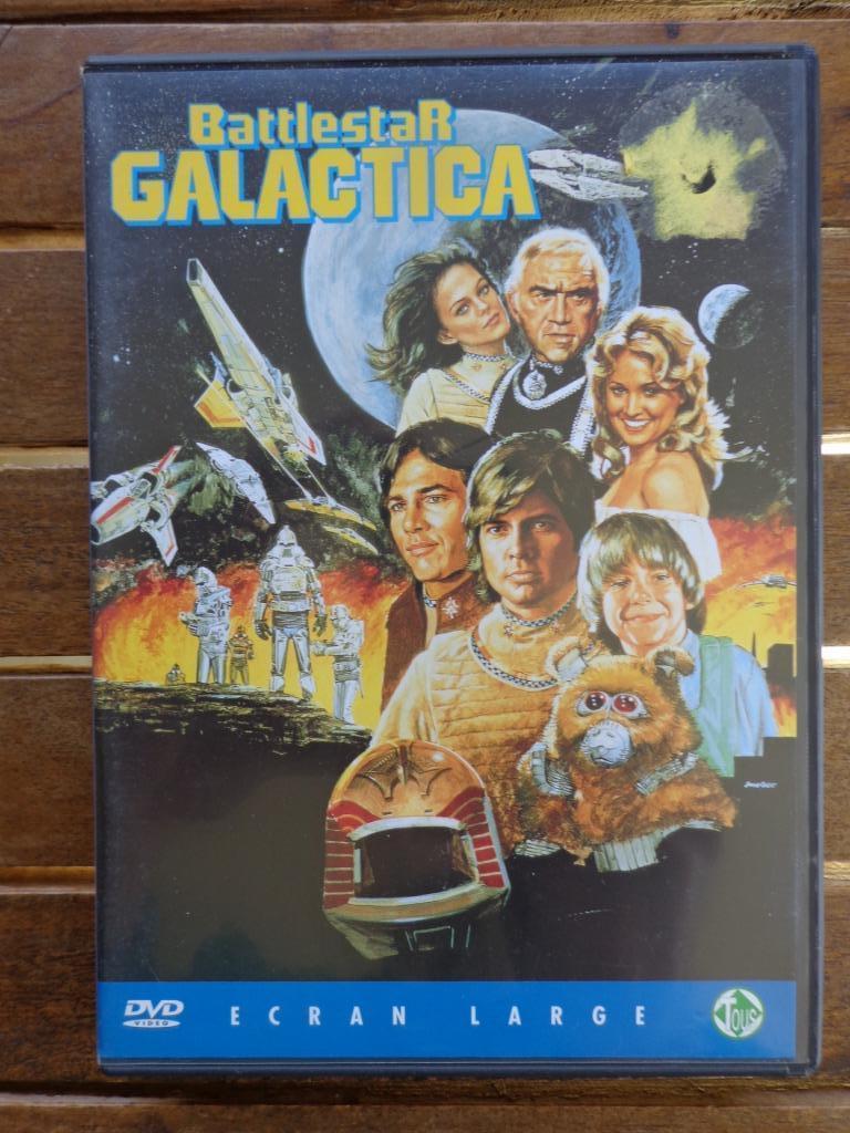 )))  Battlestar Galactica  //  Science-Fiction   (((, Tous les âges, Enlèvement ou Envoi, Comme neuf, Science-Fiction