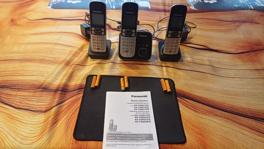 Téléphone fixe avec répondeur . Marque Panasonic, Enlèvement ou Envoi, Comme neuf, 3 combinés