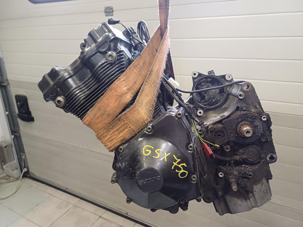 suzuki gsx 750 inazuma van '98-'01 motorblok, Motos, Enlèvement, Utilisé