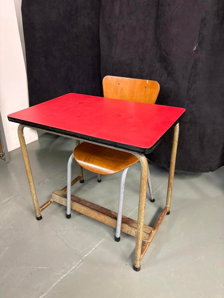 Table et chaise vintage, Enlèvement, Utilisé