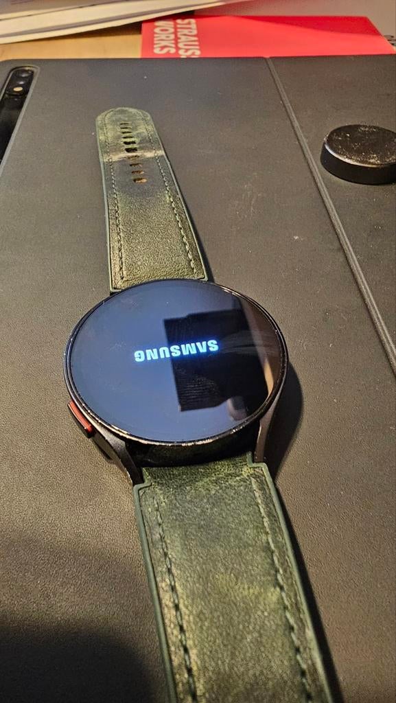 Samsung watch 6 4G zwart, Handtassen en Accessoires, Smartwatches, Ophalen of Verzenden, Hoogte, Zwart