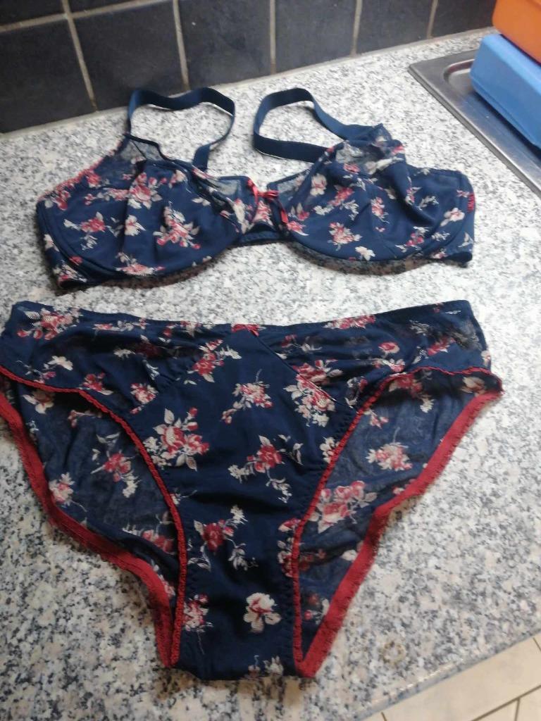 bh + slip blauw gebloemd merk loveable  – maat eu 85e / 100e, Loveable, Ophalen of Verzenden, Blauw, BH