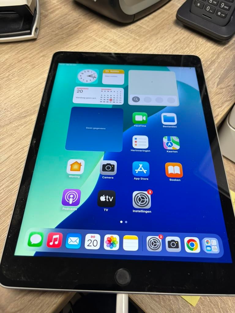 iPad Apple 9de generatie 64GB, Computers en Software, Ophalen, Zo goed als nieuw