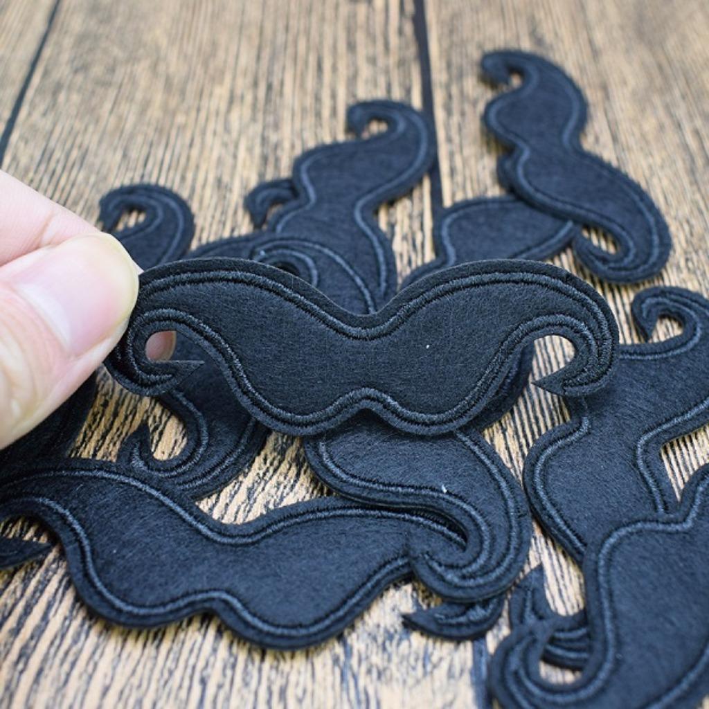 Snor moustache strijkplaatje patch kinderen - 77 x 25 mm, Ophalen of Verzenden, Nieuw