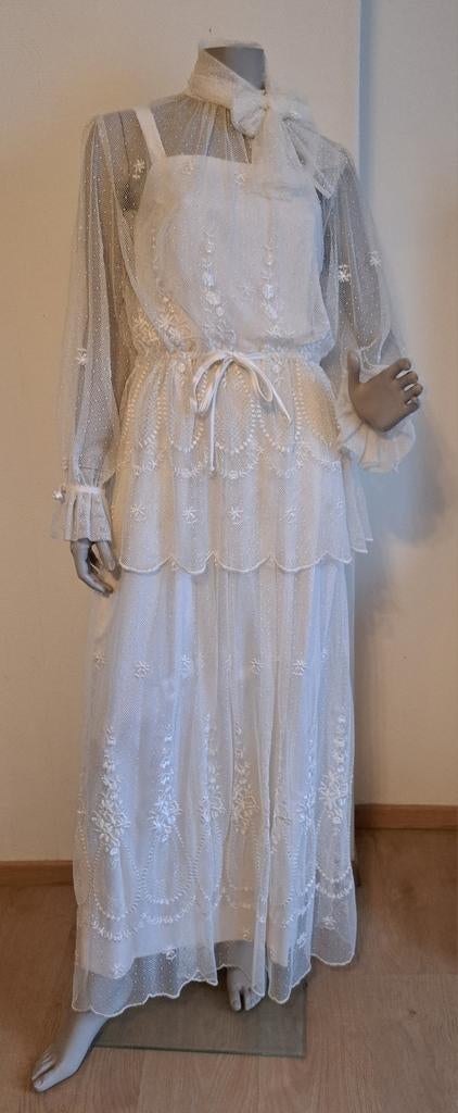 Vintage robe de mariée années 70 tulle brodé bohème 36, Enlèvement ou Envoi, Blanc