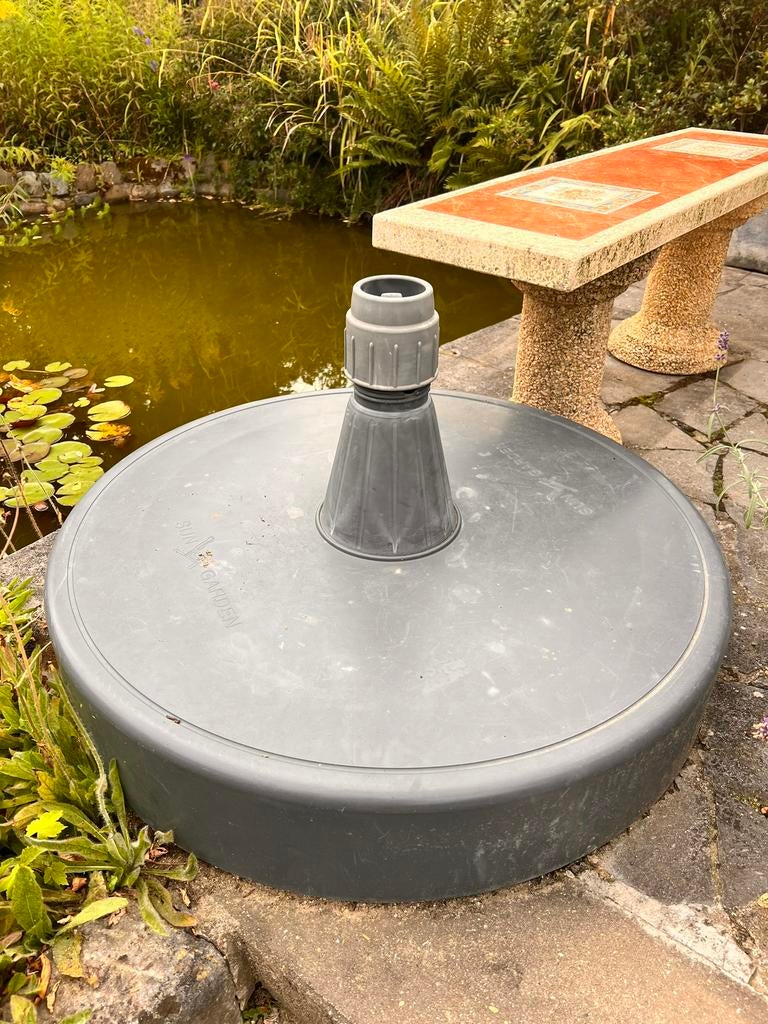 Grand pied de parasol (90cm de diamètre) gris anthracite, Jardin & Terrasse, Accessoires mobilier de jardin, Enlèvement, Utilisé