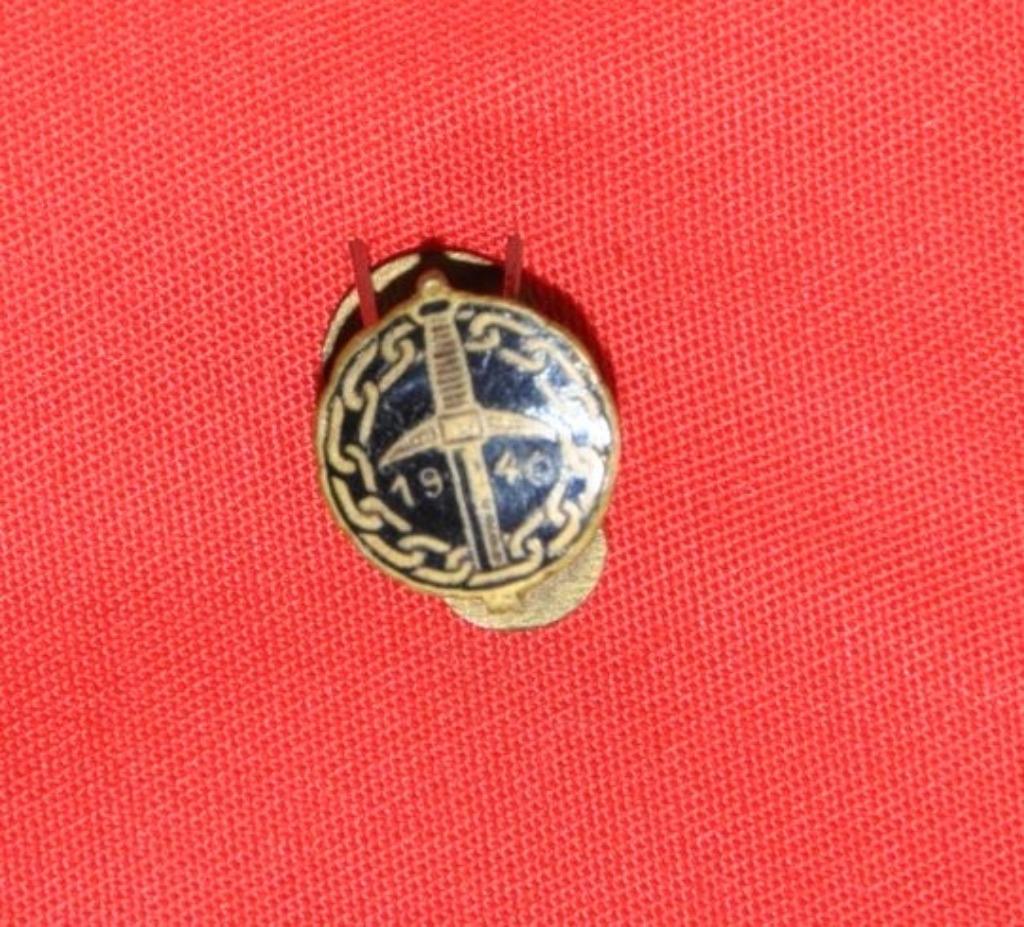 boutonnière prisonnier de guerre 1940(2), Ophalen of Verzenden, Overige soorten, Lintje, Medaille of Wings