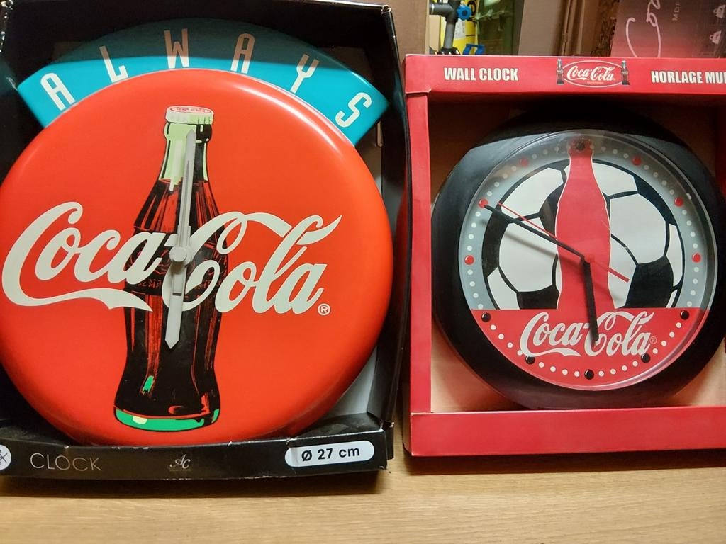 Coca-Cola klokken, Ophalen