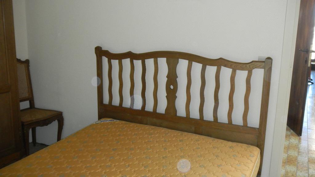 2 houten bedden, Enlèvement