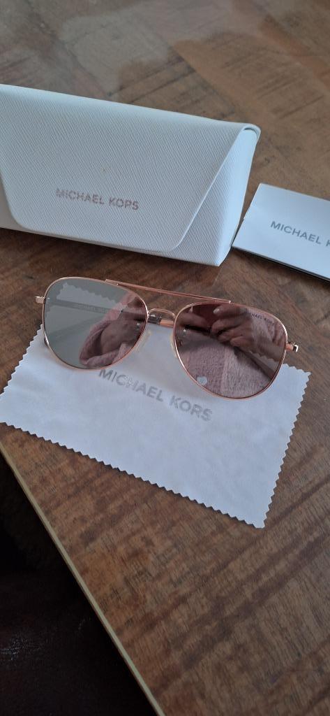 Zonnebril Michael Kors, Handtassen en Accessoires, Zonnebrillen en Brillen | Dames, Ophalen, Zo goed als nieuw, Zonnebril
