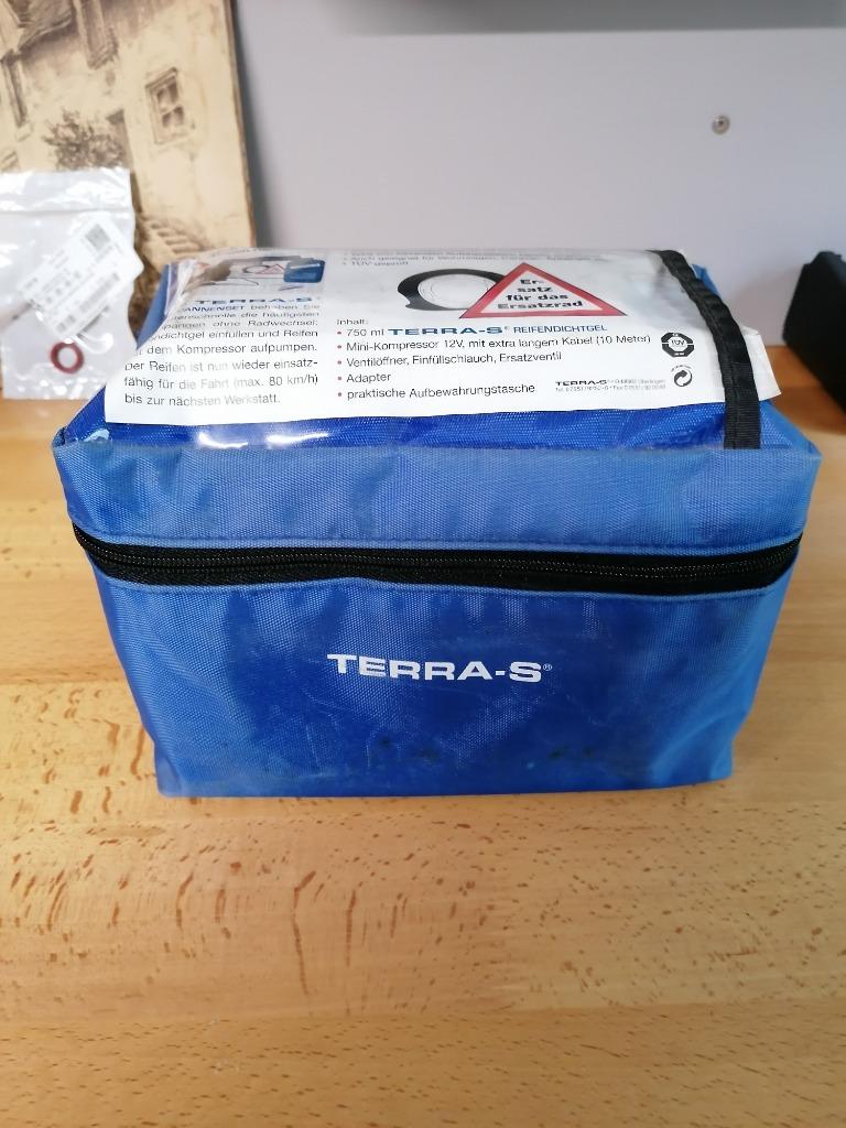 KIT REPARATION CREVAISON TERRA-S 12Volts PRODUIT+COMPRESSEUR, Enlèvement ou Envoi, Comme neuf
