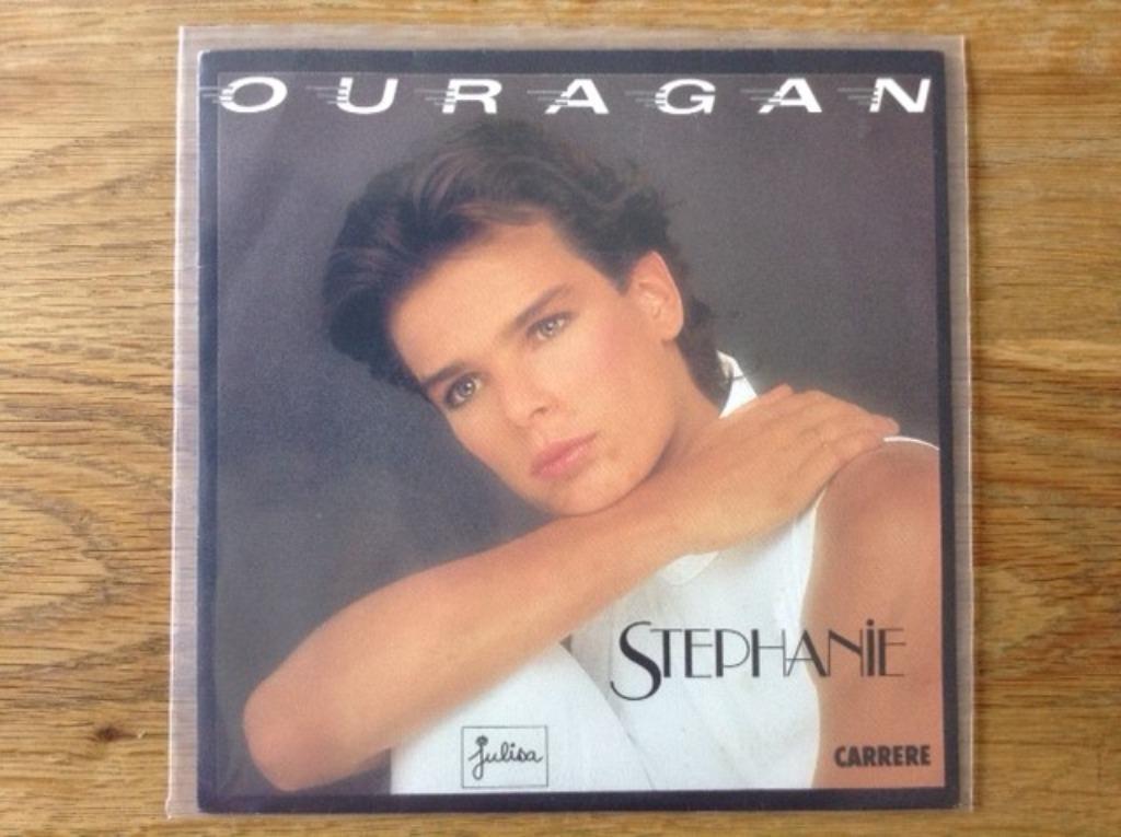 single stephanie, Enlèvement ou Envoi, Pop