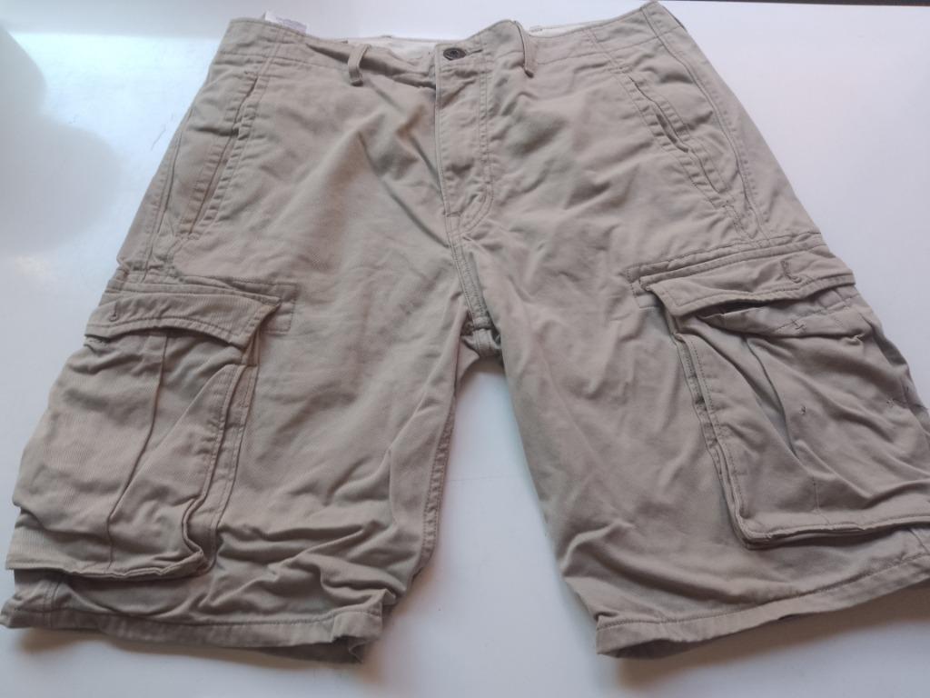 bermuda cargo short levi strauss medium M in redelijke staat, Beige, Levi Strauss & Co., Gedragen, Verzenden