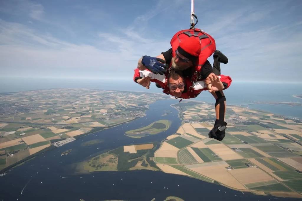 2x TANDEMSPRONG SKYDIVE ZEELAND – INCL. FOTOREPORTAGE, Tickets en Kaartjes, Cadeaubon