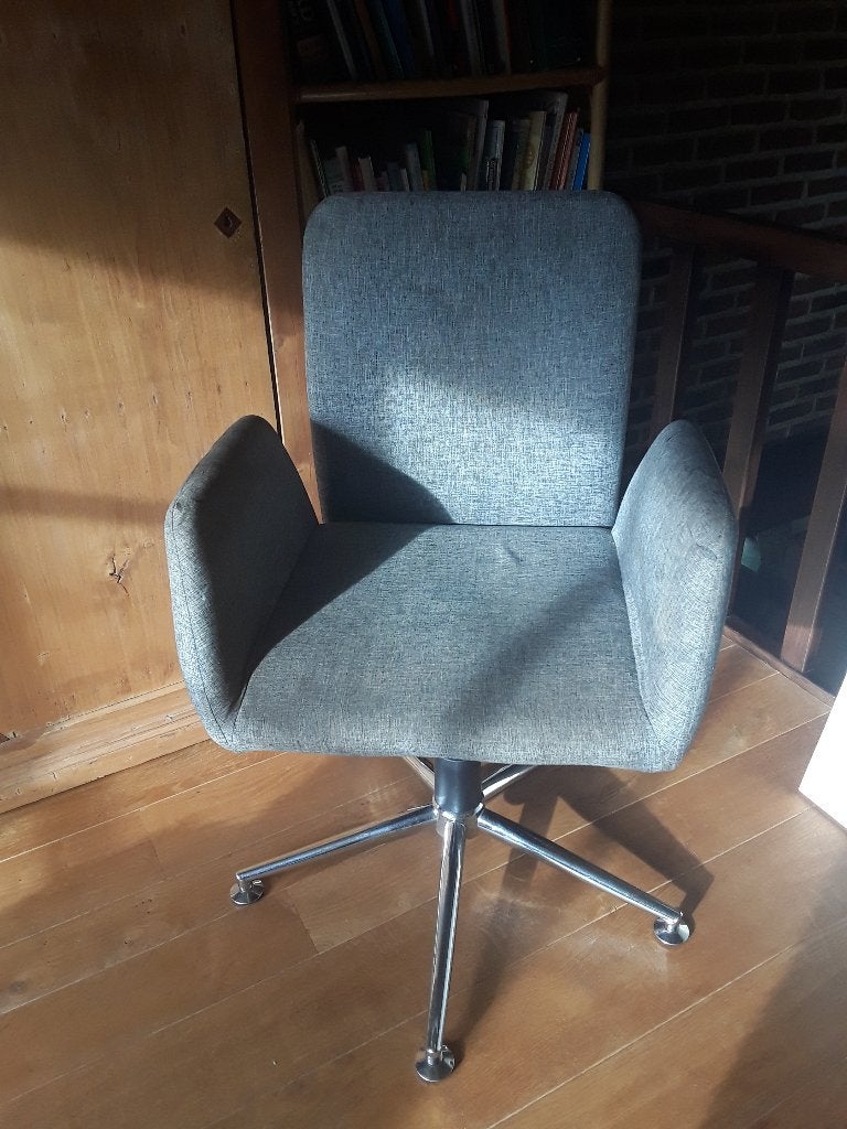 Mooie bureaustoel, Huis en Inrichting, Ophalen, Gebruikt, Grijs, Bureaustoel