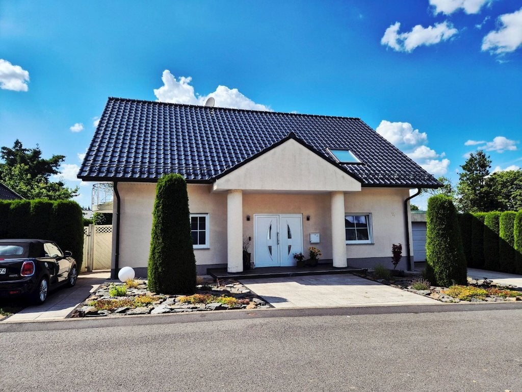 Exclusieve woning met Wellness in Waldbröl Duitsland, Immo, 200 m², Dorp, Woonhuis, Duitsland