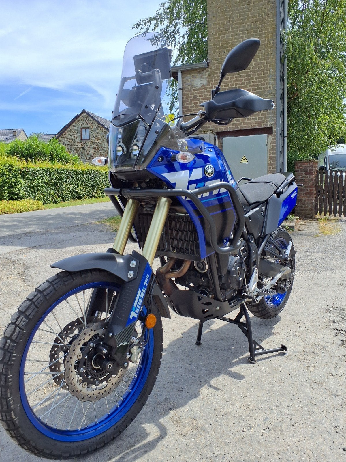 Yamaha tenere 700 de 2023 avec kit suspension, Motos