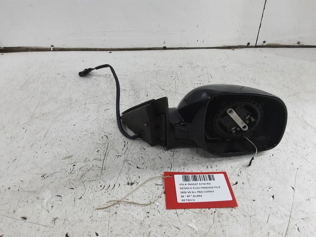 SPIEGEL RECHTS Volkswagen Passat (3B2) (01-1996/11-2000), Gebruikt, Volkswagen, Mevr. I. Hauben, Rue de l'Espoir 34 34
4030  GRIVEGNÉE, BE