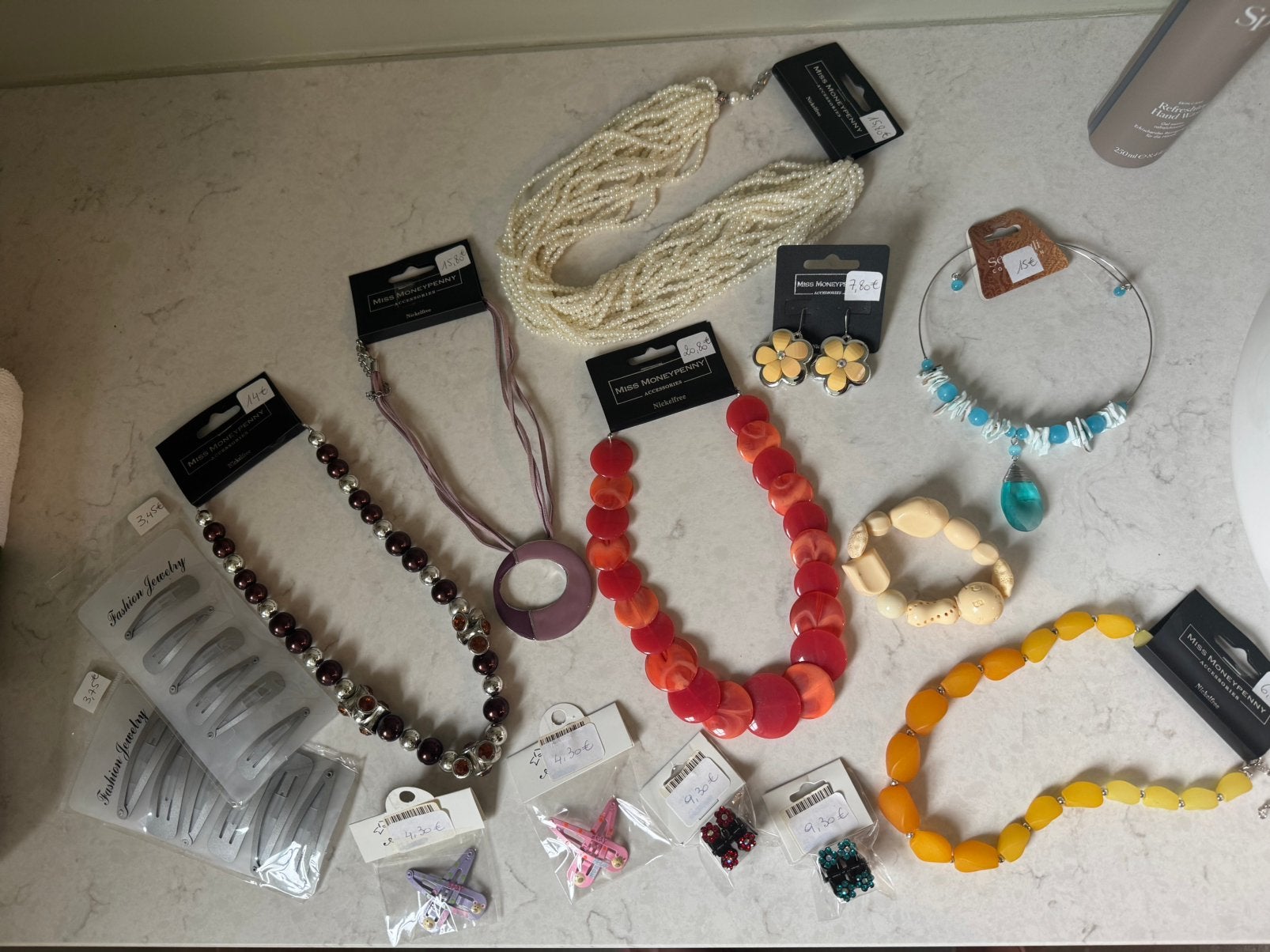Assortiment sieraden en speldjes, Ophalen, Nieuw
