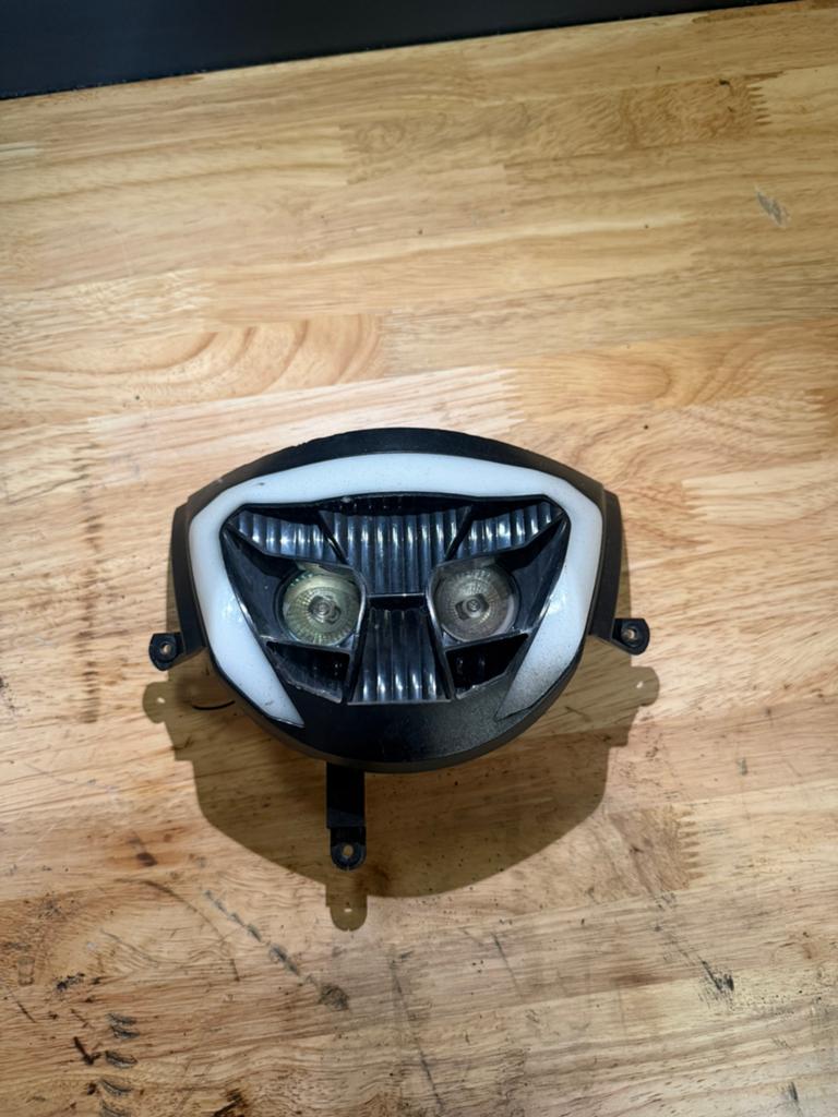 Boos kijker zip, Motoren, Ophalen