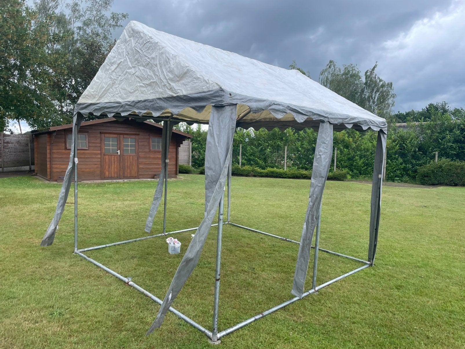 Partytent, Ophalen, Zo goed als nieuw, Partytent